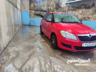  4 سكودا فابيا بنزين برايفت جير عادي