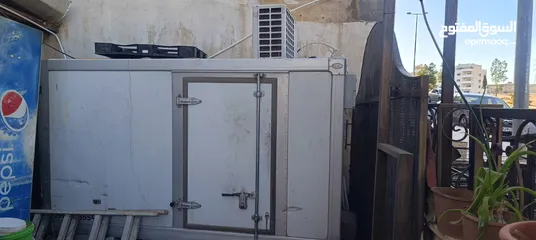  1 ثلاجات عدد 2 تصلح لملحمه او مول او مشغل حلويات او مطاعم