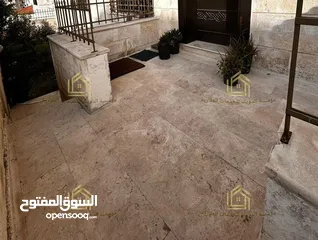  13 شقة سوبر ديلوكس ارضية مع حديقة