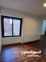  15 شقة فارغة - الشميساني - ارضي - حديقة - 300م داخلي - 100م خارجي