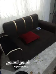  13 طقمين كنب وشاشه وقيزر