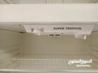  6 ثلاجة لون ابيض شغالة 100٪ ما فيها اي خراب  نوعها امريكي ........