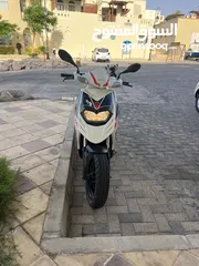  6 سكوتر ابريليا 150 cc