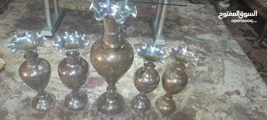  4 طقم  مزهريات بحاله ممتازه كما هو موضح بالصوره  والسعر نهائي انشالله
