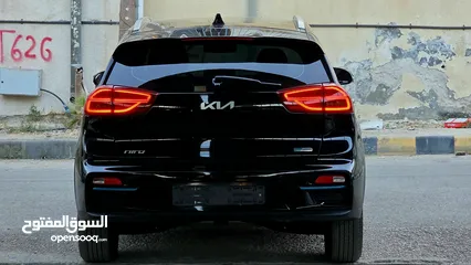  6 كيا نيرو كهربا 2022 لون اسود مميز عداد قليل 37 الف فقط  فل إلا فتحه وارد كوري فيها heat pump