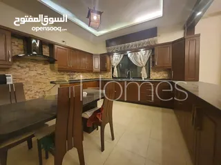  10 شقة باطلالة عالية للبيع في رجم عميش بمساحة بناء 270م