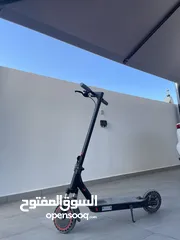  1 سكوتر كهربائي