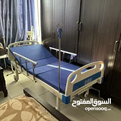  1 سرير طبي للبيع بسعر مغري