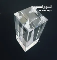  2 مجسم برج خليفة منحوت بالليزر داخل مكعب زجاجي 3D