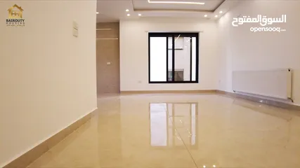  10 شقة بسعر مغري شارع المطار حي النخيل طابق ثالث مع روف دوبلكس  مساحة 225 م وترس خارجي 90 متر