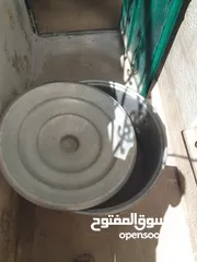  2 طناجر عدد 2 كبيرة للطبخ و غاز
