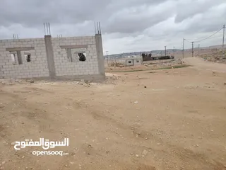  5 قطعه الارض للبيع