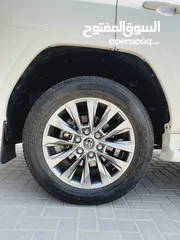  21 تويوتا لاندكروزر GXR أبيض 2022 Toyota Land Cruiser White GXR GCC