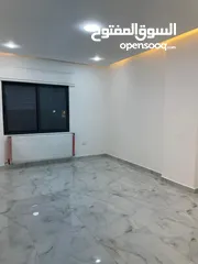  8 شقة ثالث مع روف مساحة 200م فاخرة و بأعلى المواصفات باجمل مناطق البنيات منطقة فلل قرب الحرية