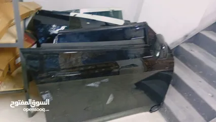  12 يوجد لدينا جنحان امامي وخلفي وغطاء متور يوجد جميع قطع السيارات