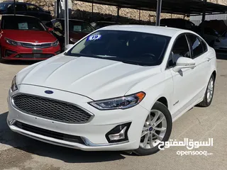  2 Ford Fusion sel 2019