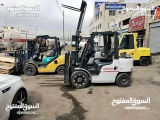  1 خدمة تأجير رافعات شوكية مع سائق او بدون خدمة تنزيل جميع انواع البضائع تحت اشراف كادر مخصص
