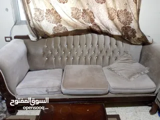  3 طقم كنب 7 مقاعد  زان مع الطاولات مستعمل