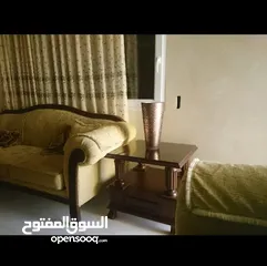  3 طقم ضيوف حفر  للبيع عدد 8 لون ذهبي بارد  مستعمل  استعمال بسيط السعر قابل للتفاوض  الطقم لا يوجد معه