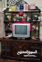  3 مكاتب كمبيوتر ومحمول ومكتبه كتب خشب فرميكه وزجاج ومكتبه خشب سويدي السعر يشمل الكل