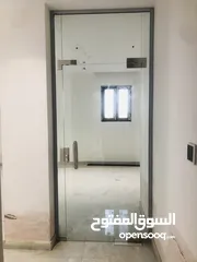  18 زجاج سكوريت ومريا واستركشر