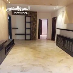  14 خلدا ـ شقه ارضيه فارغه للايجار ـ 200 متر داخلي  200 متر خارجي + حديقه مشجره - كراج خاص