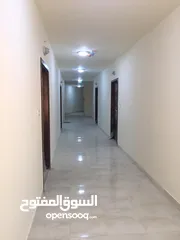  3 مكاتب تجارية للايجار مساحات مختلفة