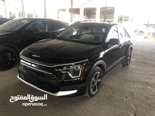  4 كيا نيرو موديل 2023 لون اسود هايبرد