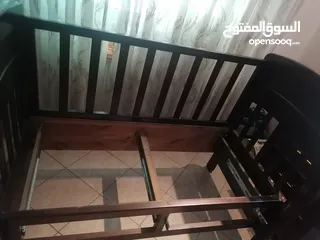 1 تحت اطفال مستعمل 5 سنين 143*74 السعر 35 دينار مع الفرشه والكفر خشب بلوط صولد و الادراج لاتيه