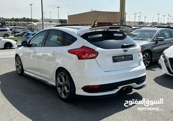  12 Ford Focus ST 2017