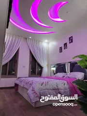  2 شقة مع مسبح داخلي طابق اول طابق ثاني غرفتين نوم وصاله ومطبخ وحمام عدد2 وبلكونه. طابق استديوامع ترس