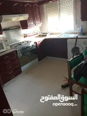  11 شقة فارغة - ام السماق - 3نوم - بلكونتين - قرب الخدمات العامة