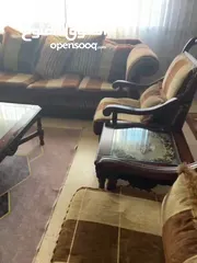  2 طقم كنب  من اربع كنب مفرد وواحد مجوز وواحد ثلاثي بحالة جيدة