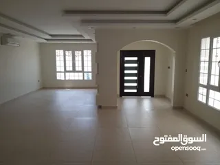  9 Nice villa from twin 5 bhk  for rent in ghubra south