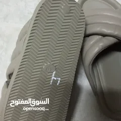  4 بابوج HM جديد غير مستعمل