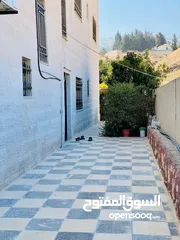  23 فيلا للبيع في صافوط طابقين وتسوية  الأرض 750m / مسطح البناء 600m / بناء حديث 4وجهات حجر يمكن تقسيط