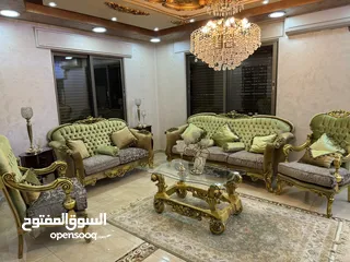  1 كنب مصري دمياطي مريح جدًا محفر لون اخضر و بيج محفر ذهبي عدد 7مقاعد + طاولة