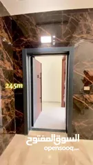  31 شقة طابق ثالث مع روف دوبلكس 245 م و تراس 90 م في طريق المطار خلف جامعة البتراء إطلالات جميلة مميزة