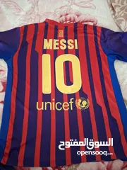 2 تيشيرت ميسي برشلونه 2016 المميز والنادر  بتفاصيل رهيبة + اسم اللاعب والشعار ليزر دائم