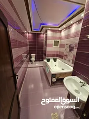 5 شقه فاخره للبيع