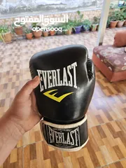  4 كيس ملاكمة  مع قفازات من شركه Everlast