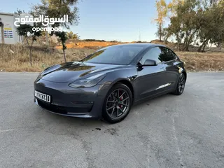  1 Tesla Model 3 2021 - Standard Plus