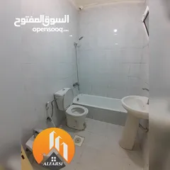  5 شقة طابق اول مع بلكونة ومصعد للإيجار في افضل وارقى المواقع في ضاحية الاقصى واسعة