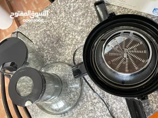  6 عصارة من ماركة فيليبس فيفا كوليكشن بتعصر جميع أنواع الفواكه والخضراوات بتعصر 2 لتر بلمرا الوحدة