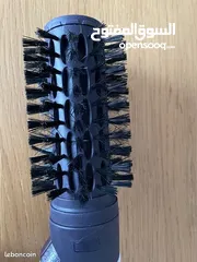  12 فرشاة Babyliss Brushing 700 لتجفيف وتصفيف الشعر  بحالة ممتازة