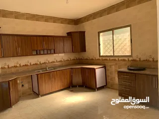  8 منزل ومزرعة للبيع في منطقة المريجمة-مادبا