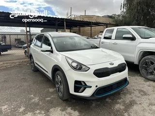  14 Kia Niro 2023 plus