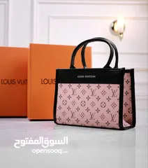  4 شنتة ستاتي اصلي مع العلبة  جلد طبيعي جودة عالية جدا  سحاب ويد طويلة  مقاس 21×27