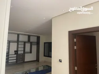  4 أحمد ابو زين لدهانات الخشب و الحديد و الجدران
