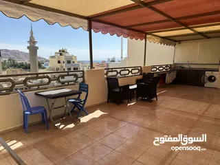  27 غرف وشقق فندقية نظيفة على البحر وبجانب السوق، موقع ممتاز، مطاعم، موقف عام، بلكونات، انترنت، مكيفات.